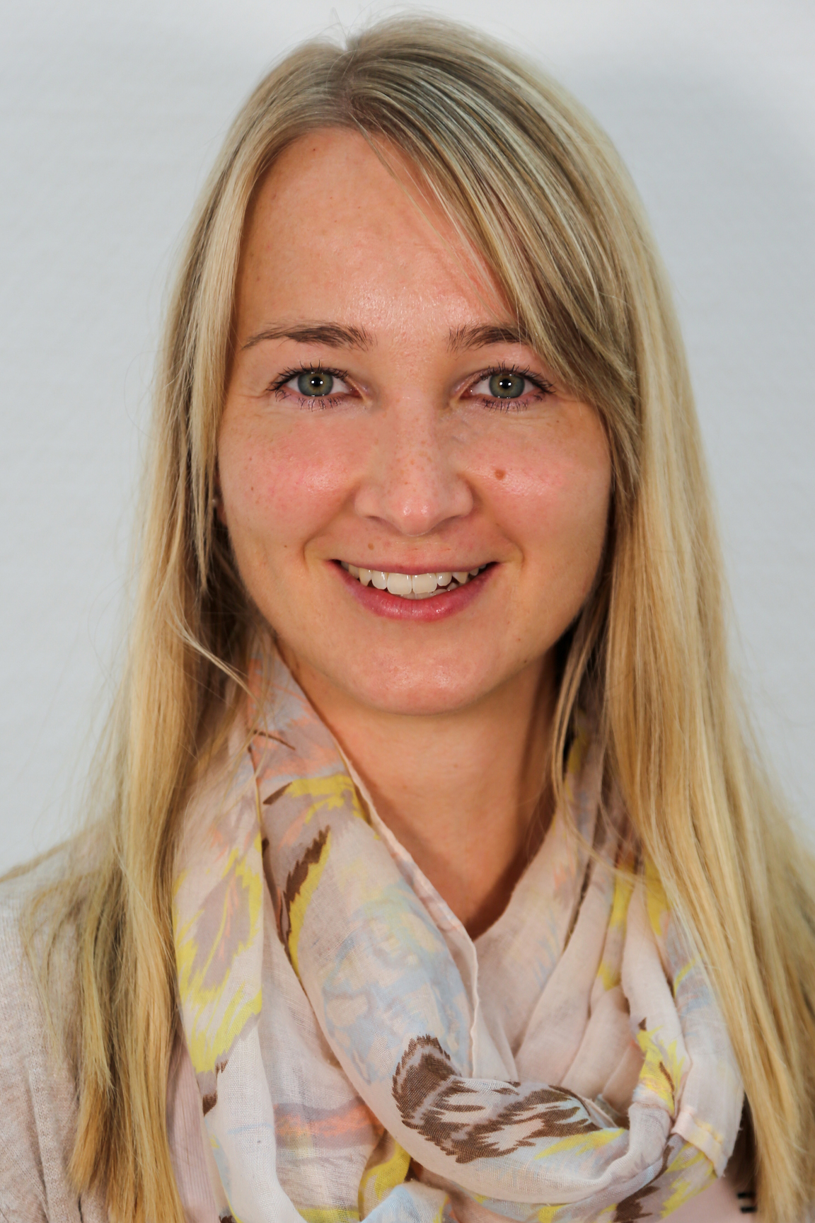 Frau Renate Mayer